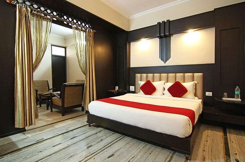 2 Bed AC at Shri Gajanan Maharaj Sansthan — Cozy room with air conditioning
